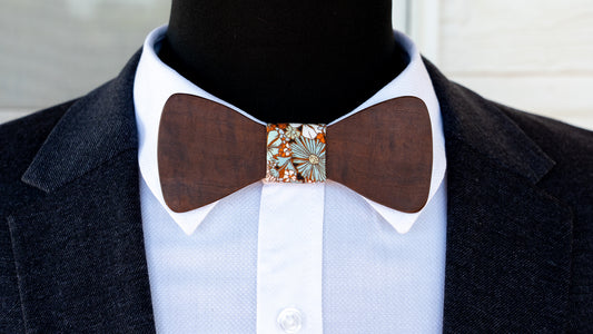 Ringed Gidgee Bowtie - Light Floral Knot