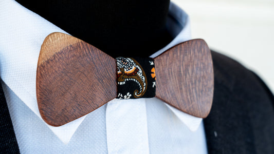Beefwood Bowtie - Black Knot