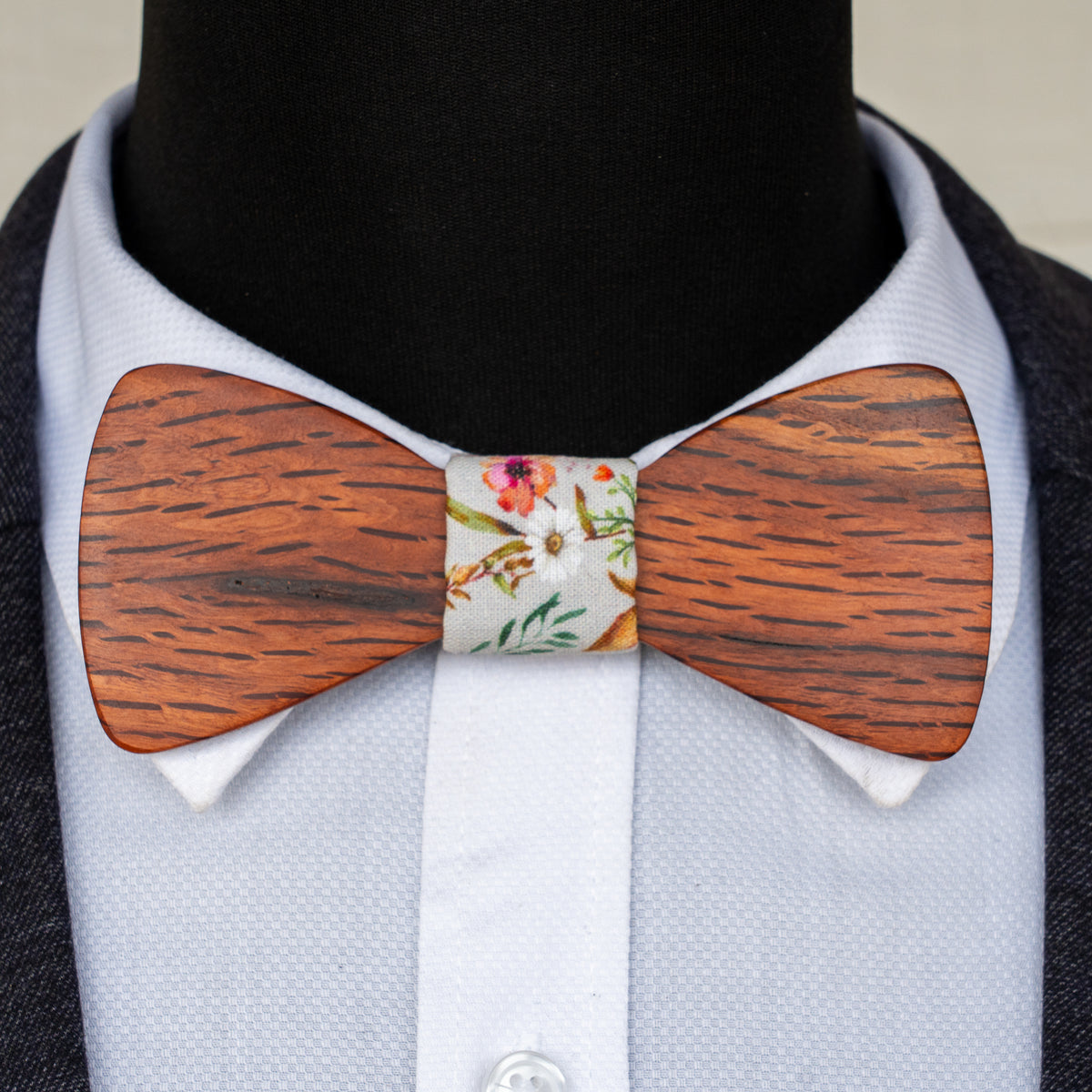 Hairy Oak magnetic wooden bowtie with wildflower centre - view 2