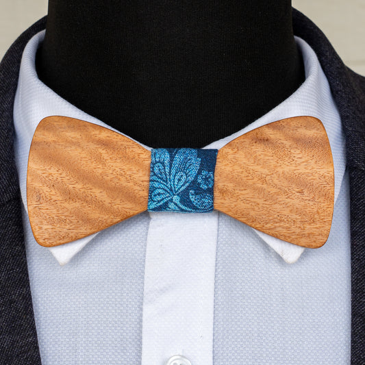 Stringybark magnetic wooden bowtie with blue paisley centre - view 1