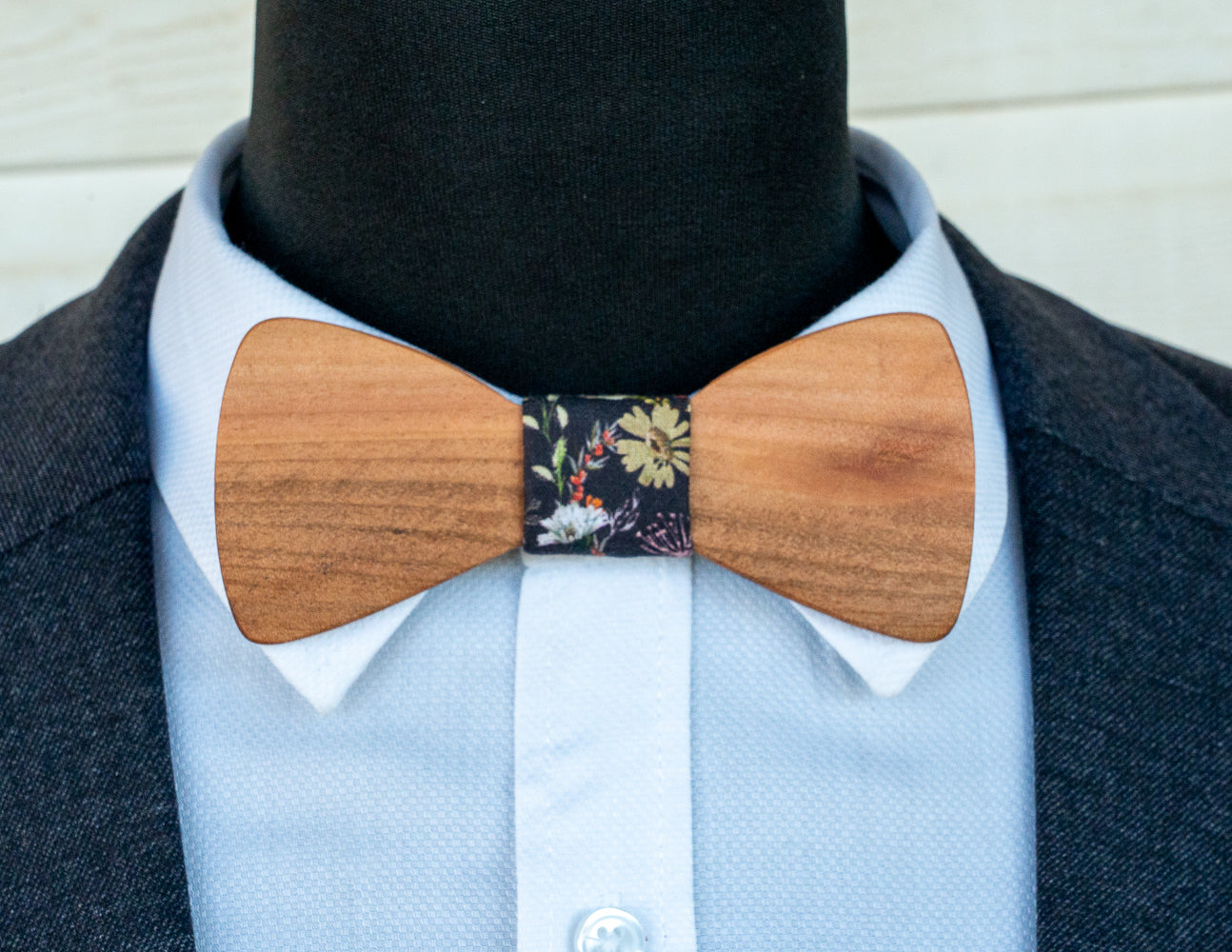Handmade Tasmanian Myrtle Bowtie