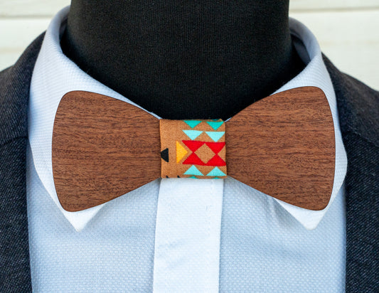 Redgum Bowtie - Geometric Knot