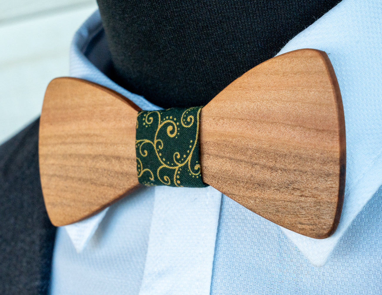 Handmade Tasmanian Myrtle Bowtie