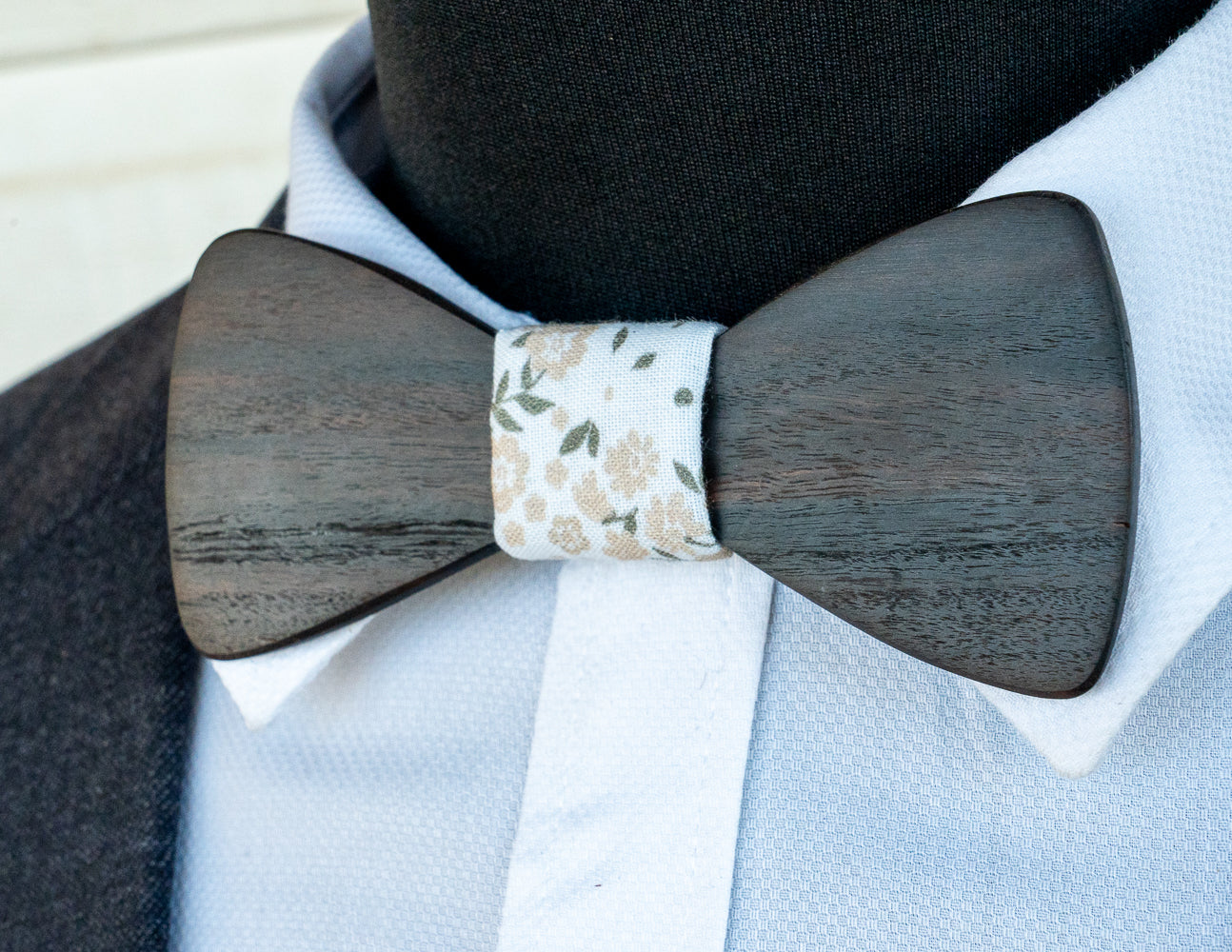 Ancient Redgum Bowtie - 4000yr old White