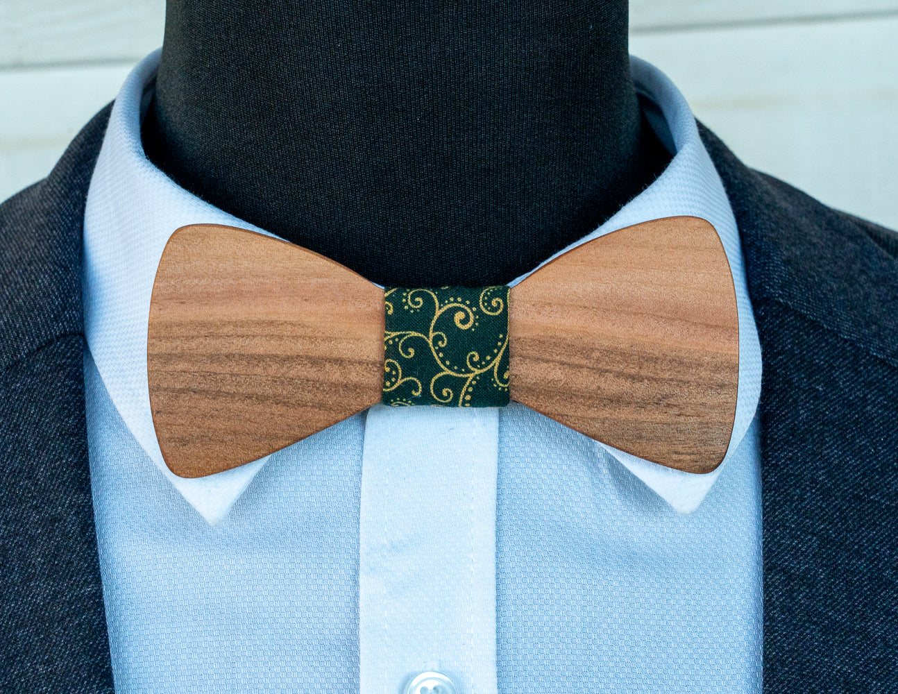 Handmade Tasmanian Myrtle Bowtie