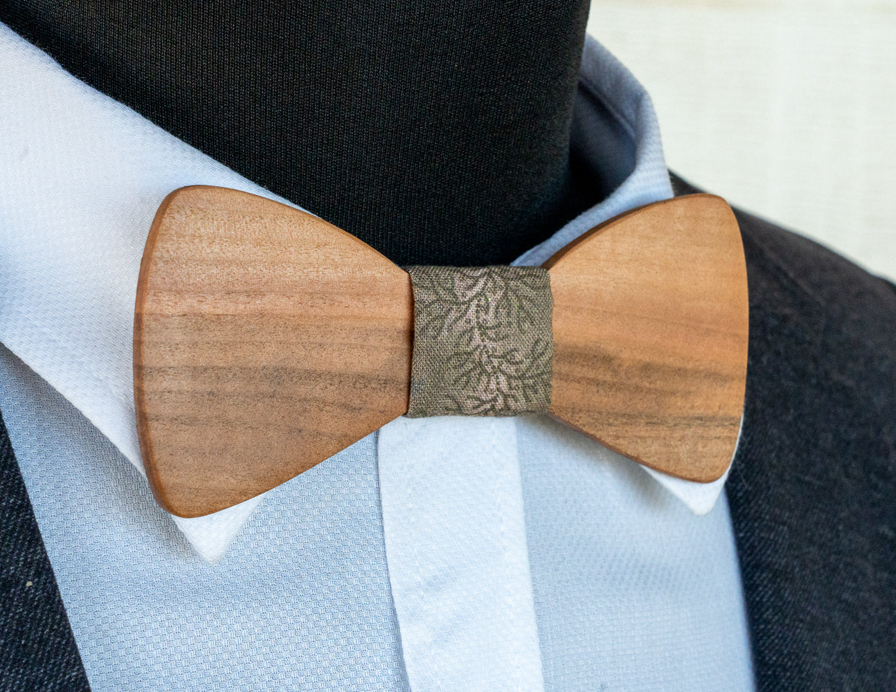Handmade Tasmanian Myrtle Bowtie