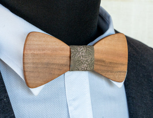 Tasmanian Myrtle Bowtie - Green Centre