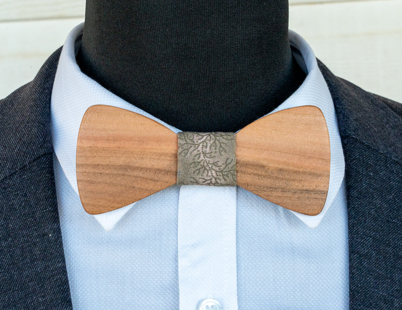 Handmade Tasmanian Myrtle Bowtie